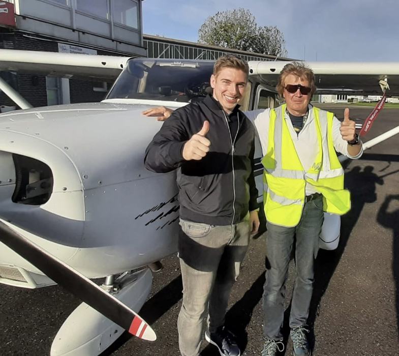 221030 news andreassoloflug